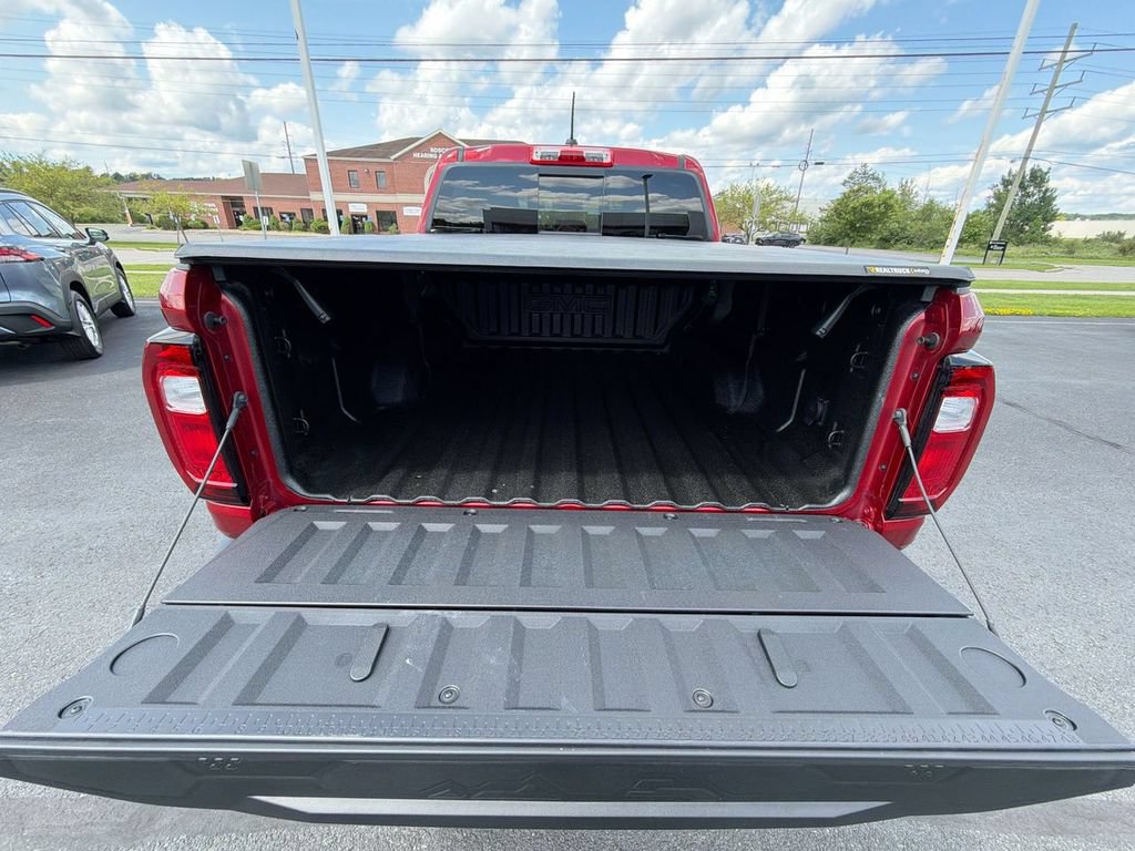 Used 2025 GMC Canyon Denali AWD/4WD image 31