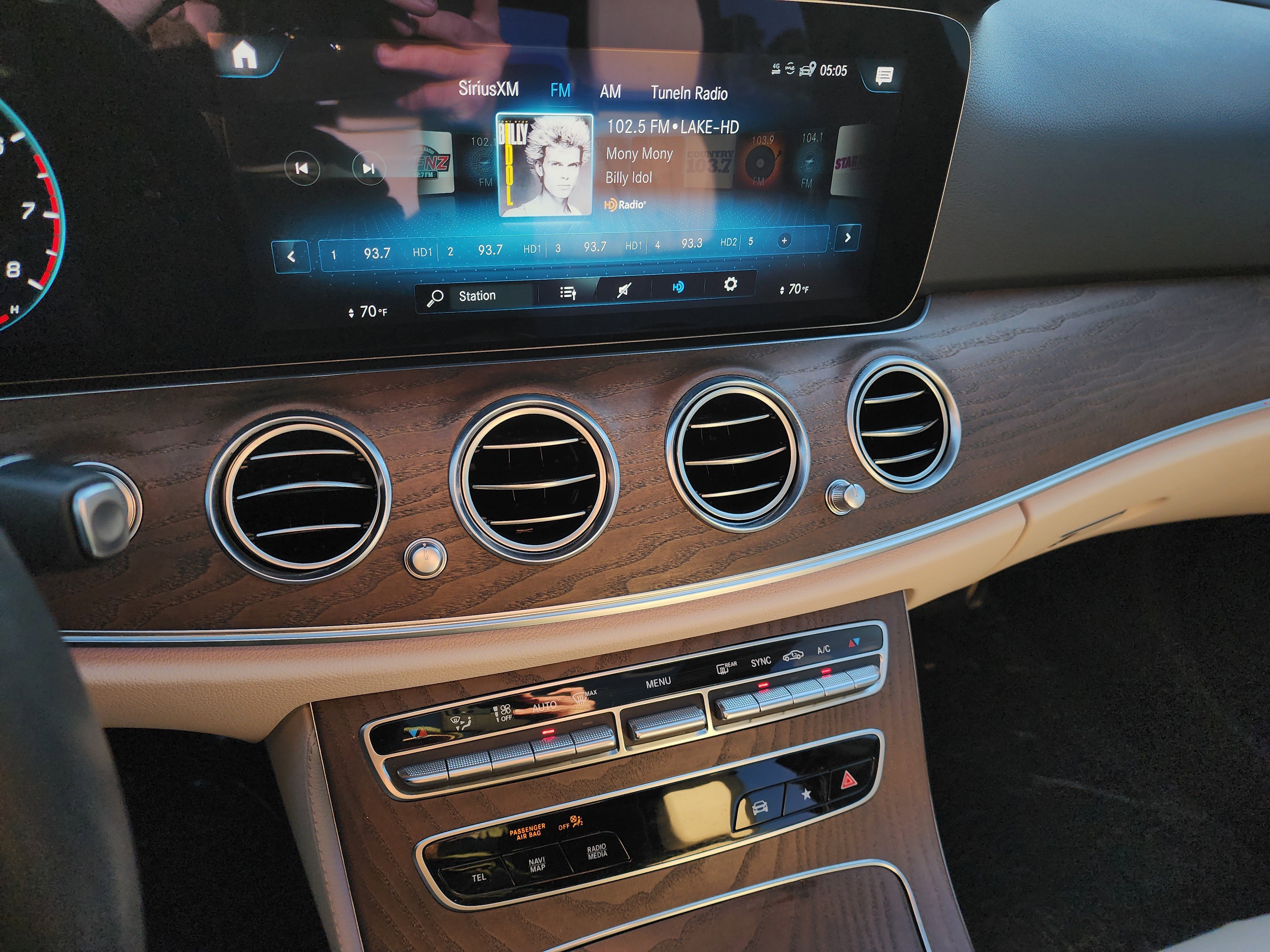 Used 2023 Mercedes-Benz E 350 Sedan image 17