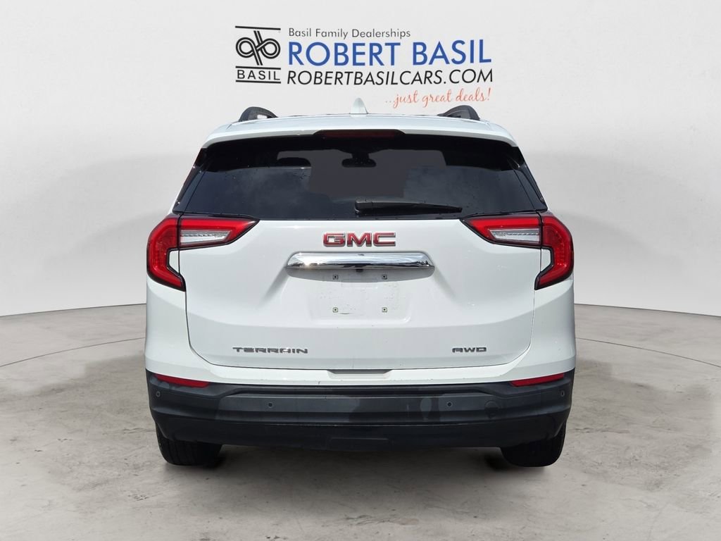 Used 2023 GMC Terrain SLE w/ Driver Convenience Package AWD/4WD image 4