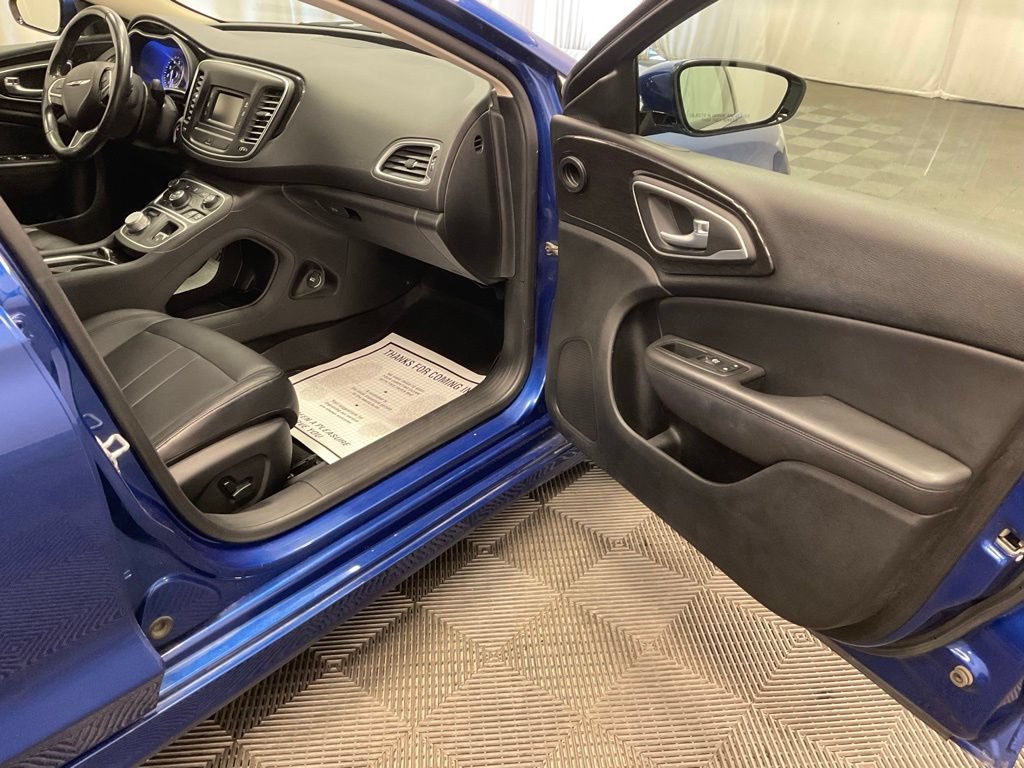 Used 2015 Chrysler 200 C AWD/4WD image 28