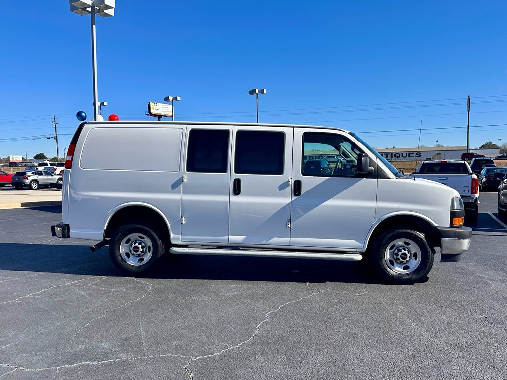 Used 2024 GMC Savana 2500 w/ Driver Convenience Package image 5