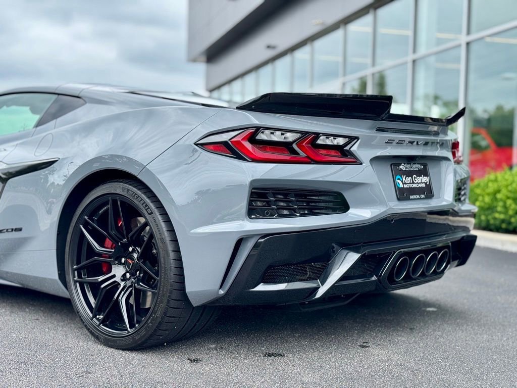 Used 2025 Chevrolet Corvette Z06 w/ Battery Protection Package image 19