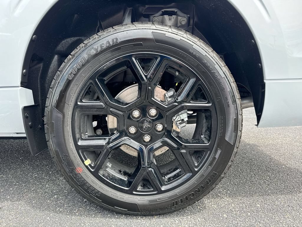 New 2026 Ford Maverick Lobo AWD/4WD image 29