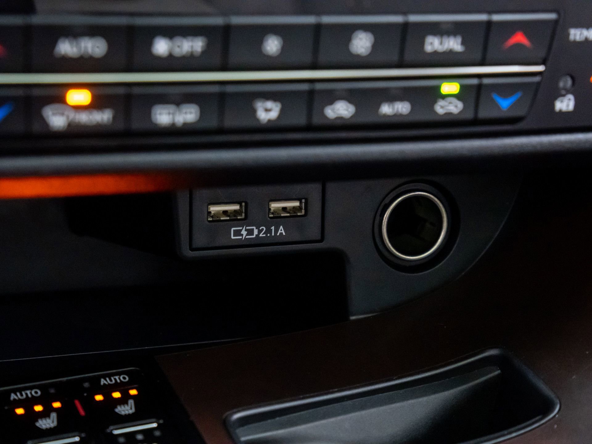 Used 2022 Lexus RX 450h AWD w/ Premium Package image 29