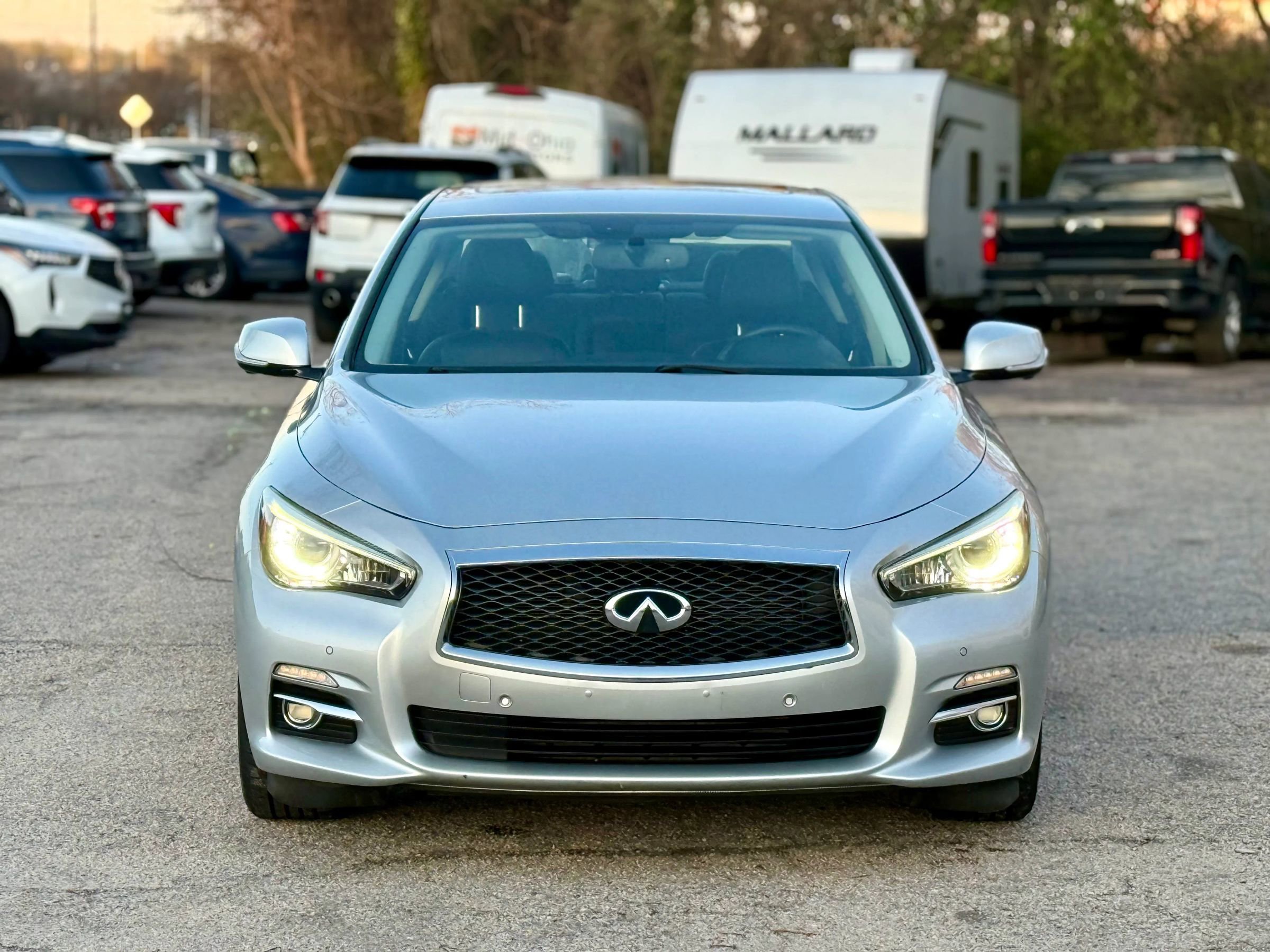 Used 2017 INFINITI Q50 Premium w/ 2.0T Premium Plus Package image 3