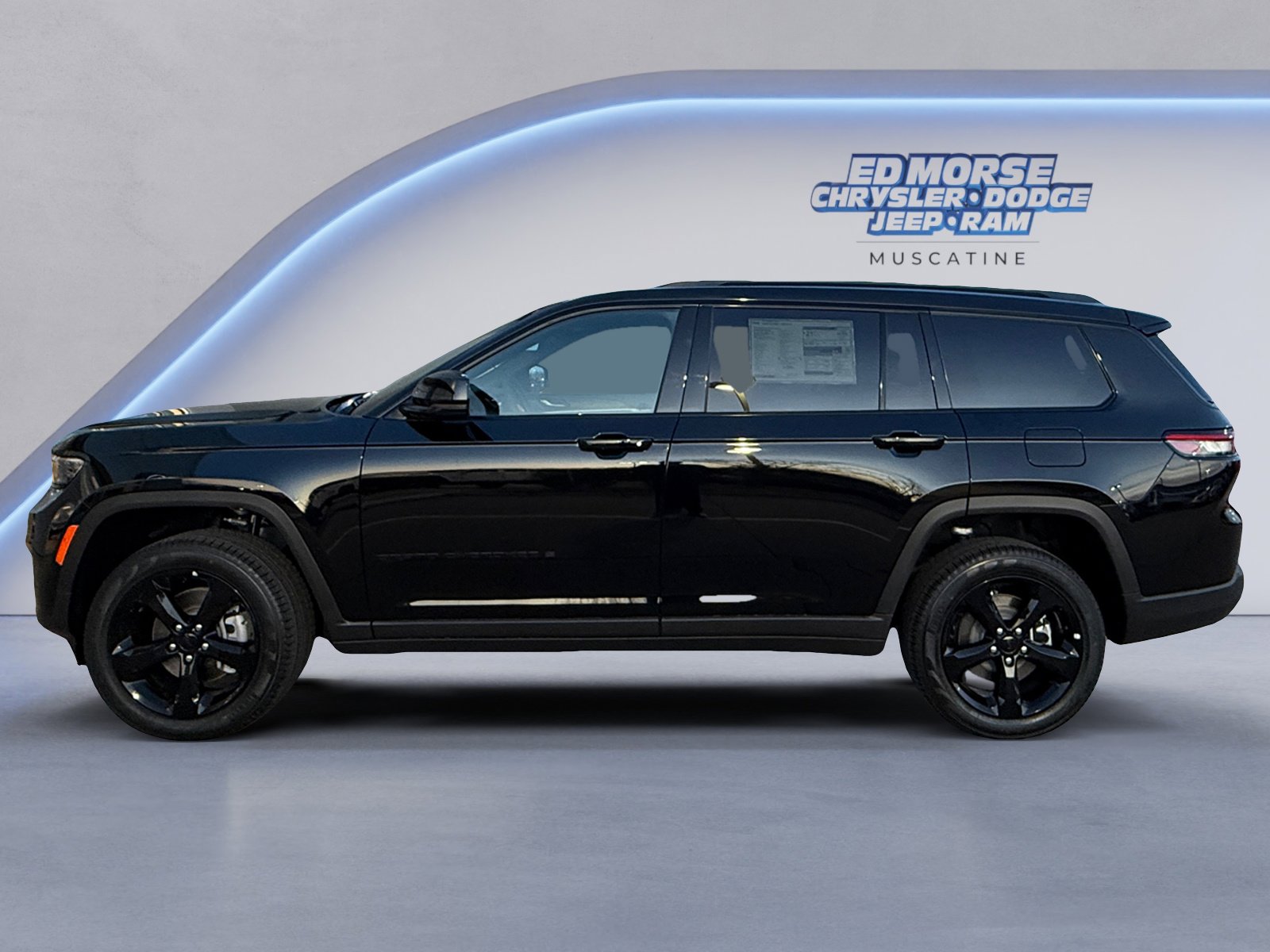 New 2025 Jeep Grand Cherokee L Limited w/ Black Appearance Package image 2