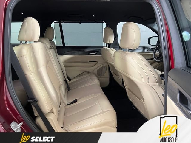 Used 2023 Jeep Grand Cherokee L Limited w/ Luxury Tech Group II AWD/4WD image 20
