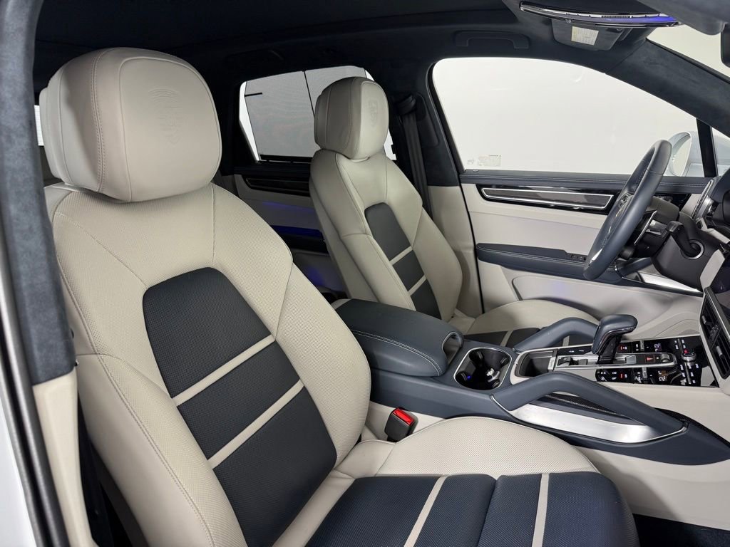 Certified 2023 Porsche Cayenne Turbo image 17