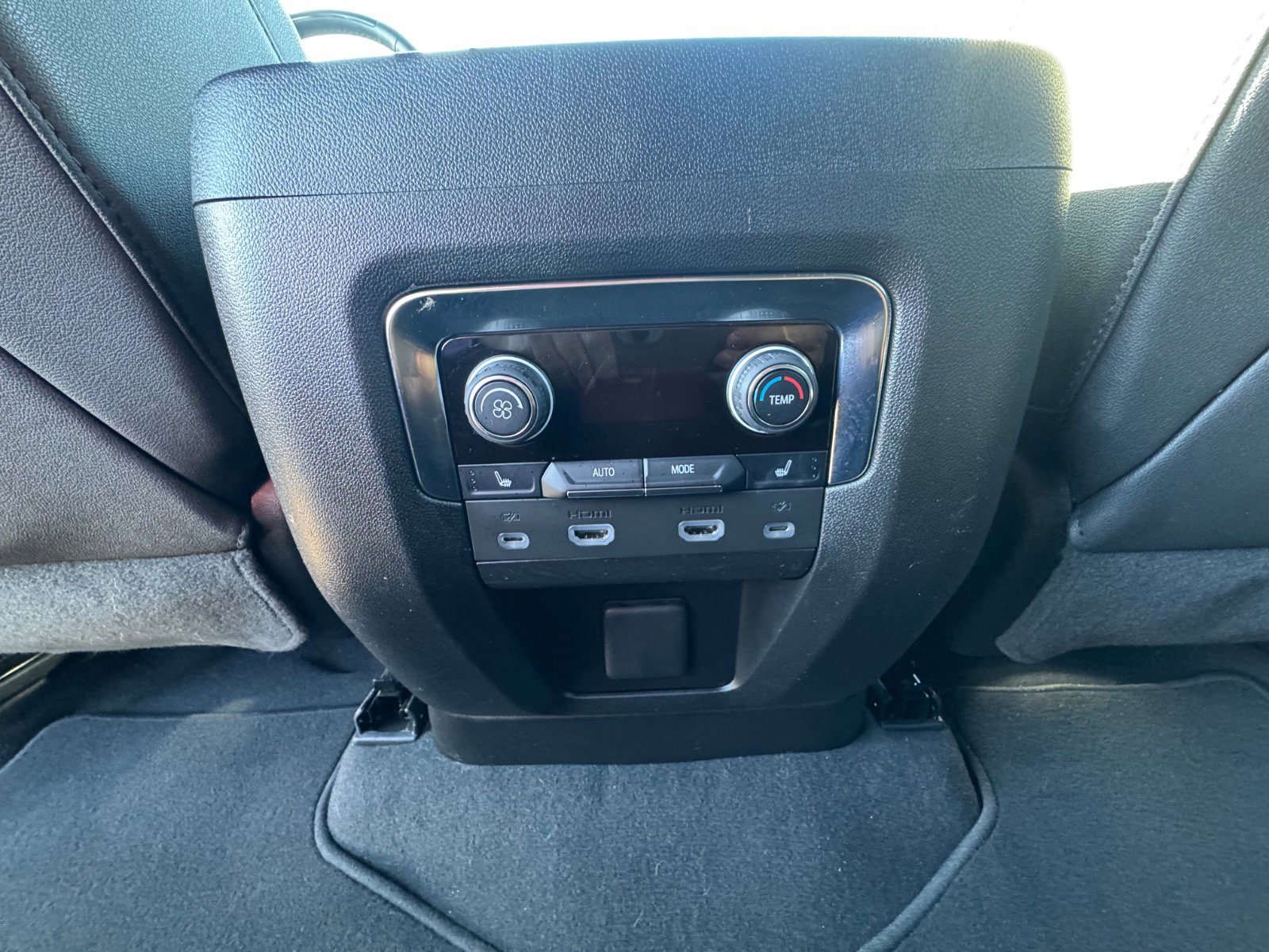 Used 2023 Chevrolet Tahoe High Country w/ Advanced Technology Package AWD/4WD image 15