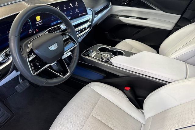 Certified 2024 Cadillac Lyriq Luxury RWD image 10