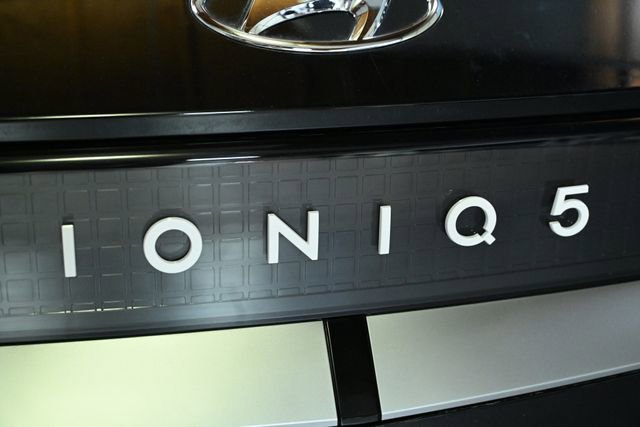 Used 2024 Hyundai Ioniq 5 SEL RWD image 12