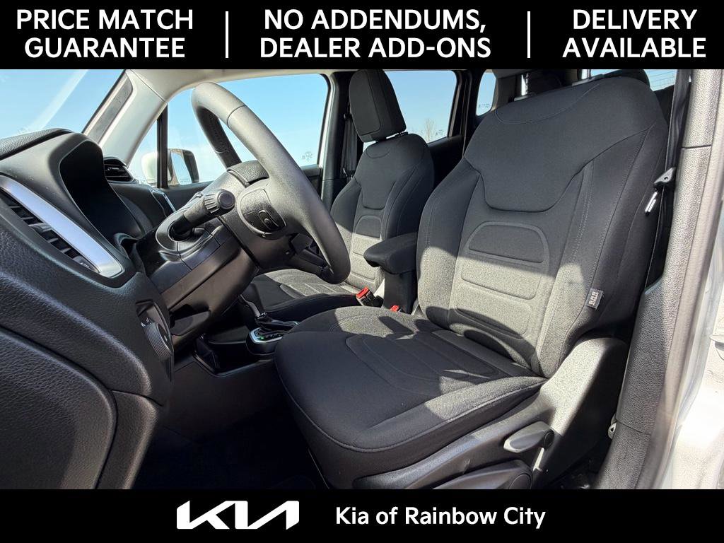 Used 2018 Jeep Renegade Latitude image 14