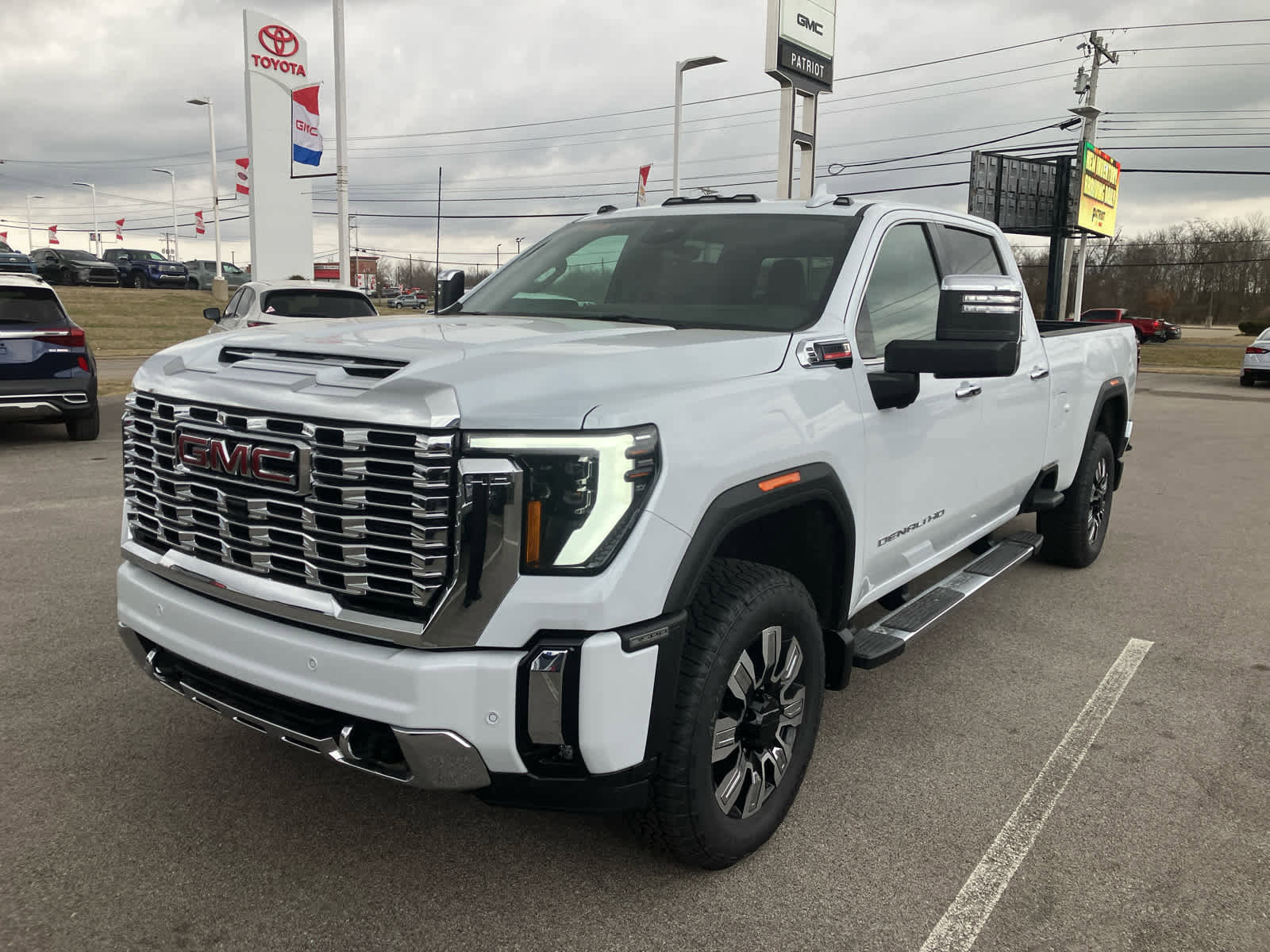New 2026 GMC Sierra 3500 Denali w/ Technology Package image 3