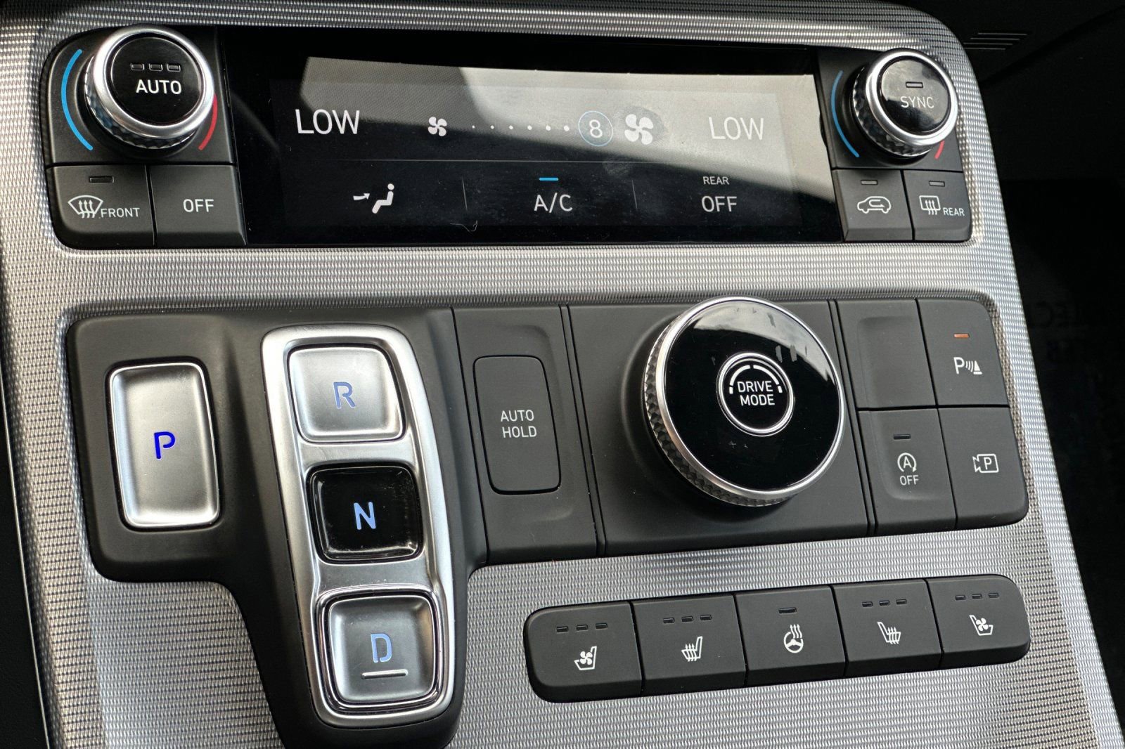 Used 2023 Hyundai Palisade Calligraphy image 23