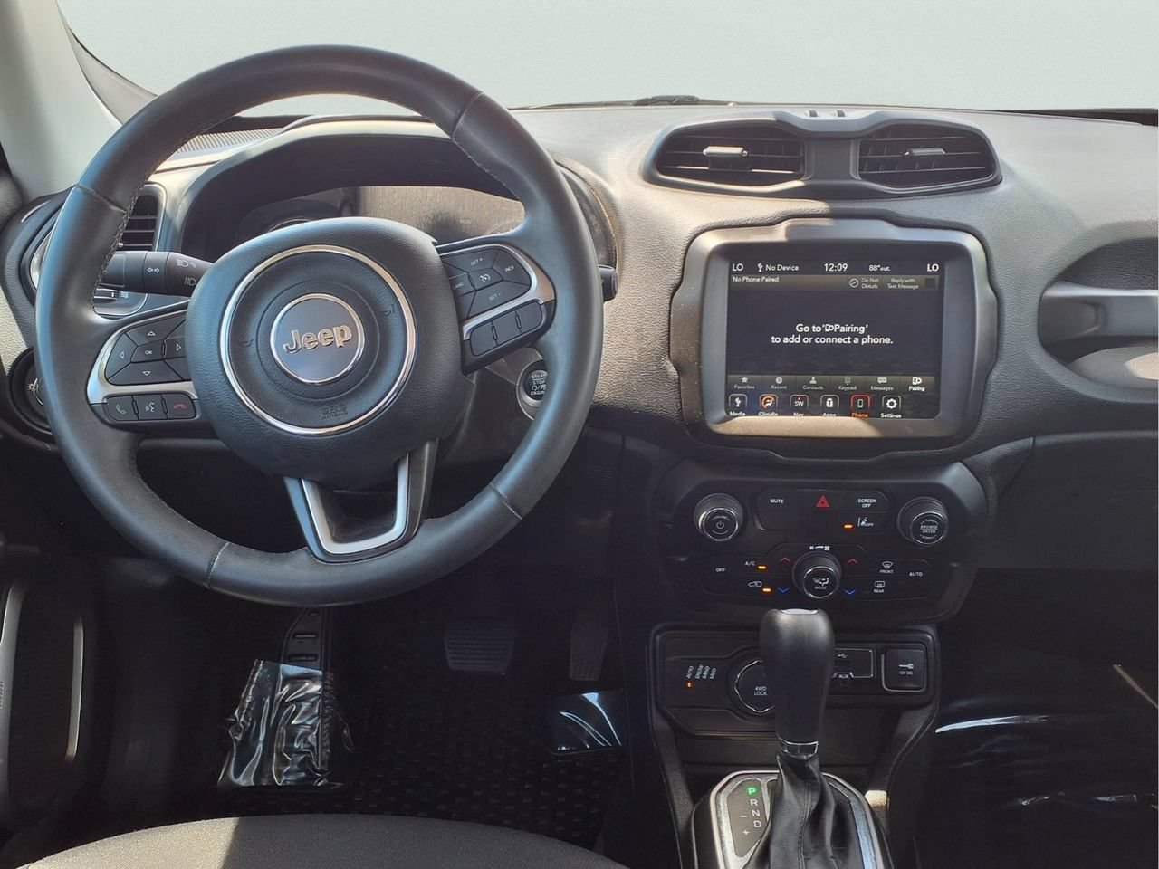 Used 2022 Jeep Renegade Latitude AWD/4WD image 12