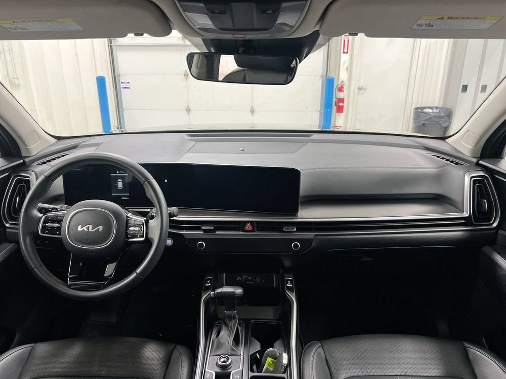 Used 2025 Kia Sorento EX FWD image 10