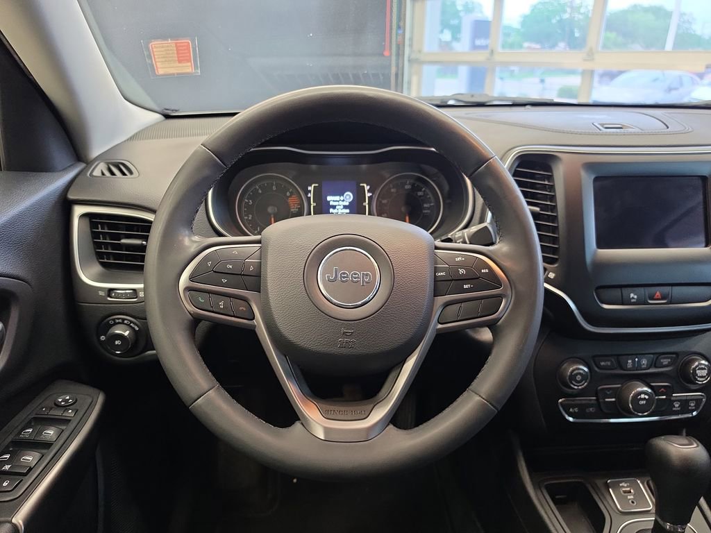 Used 2020 Jeep Cherokee Latitude Plus FWD image 20