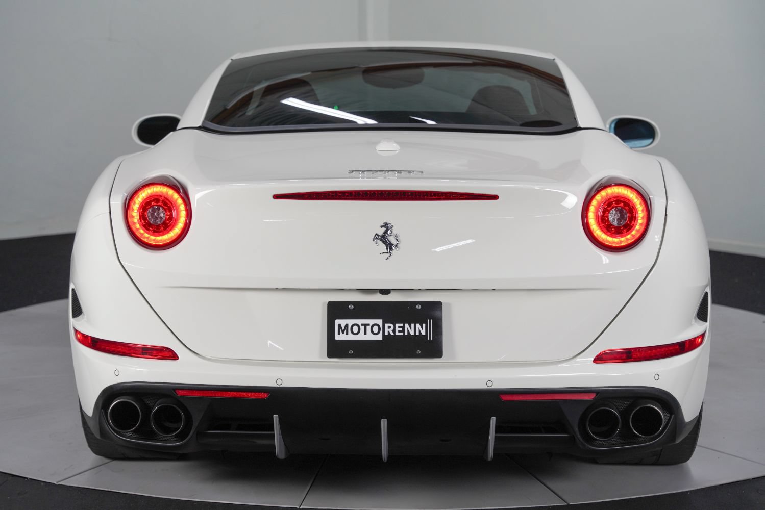 Used 2016 Ferrari California T RWD image 8