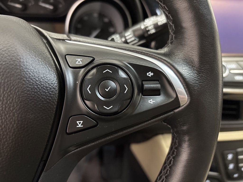 Used 2019 Buick Envision Essence image 22