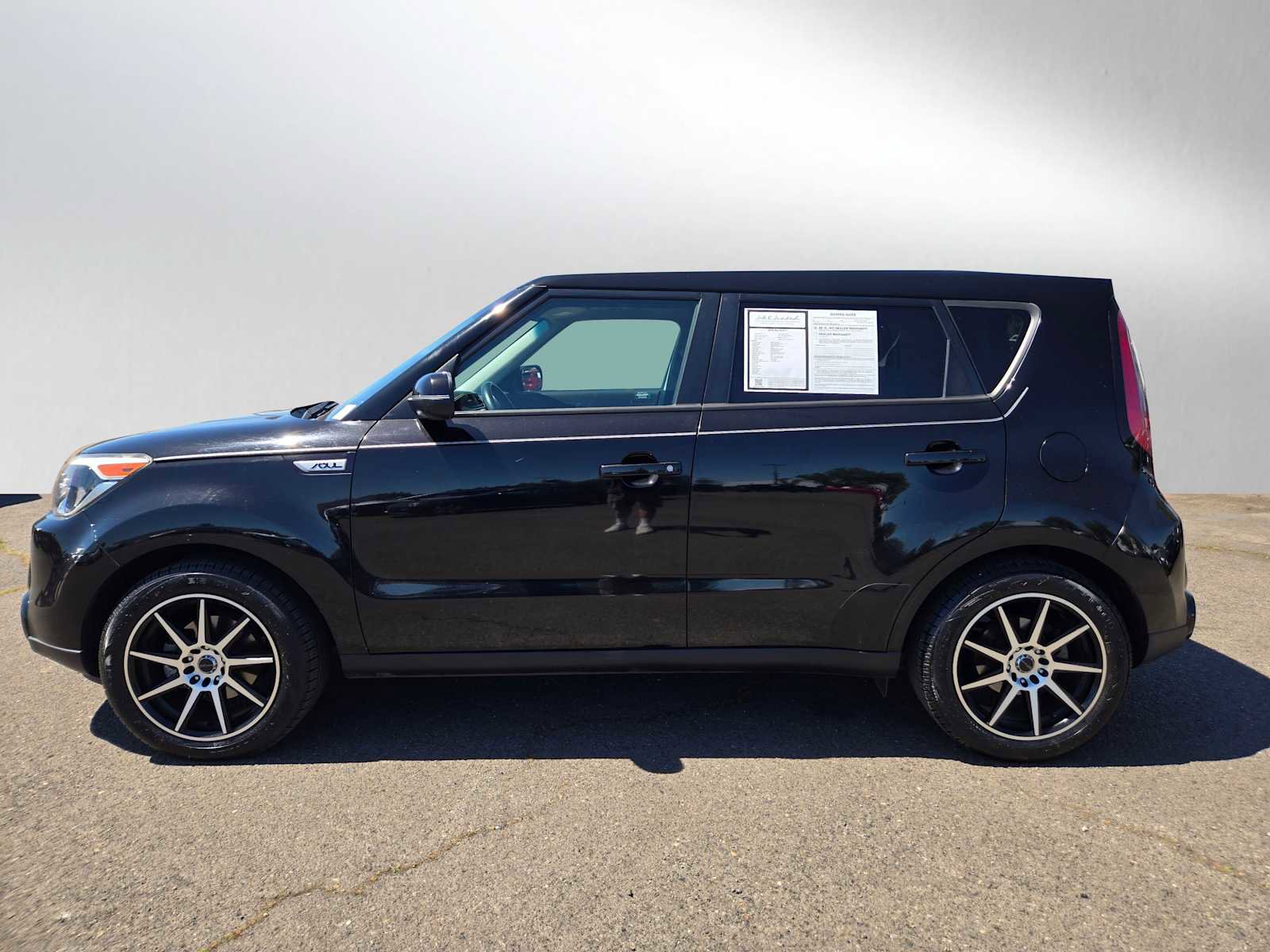 Used 2016 Kia Soul + w/ Audio Package FWD image 6
