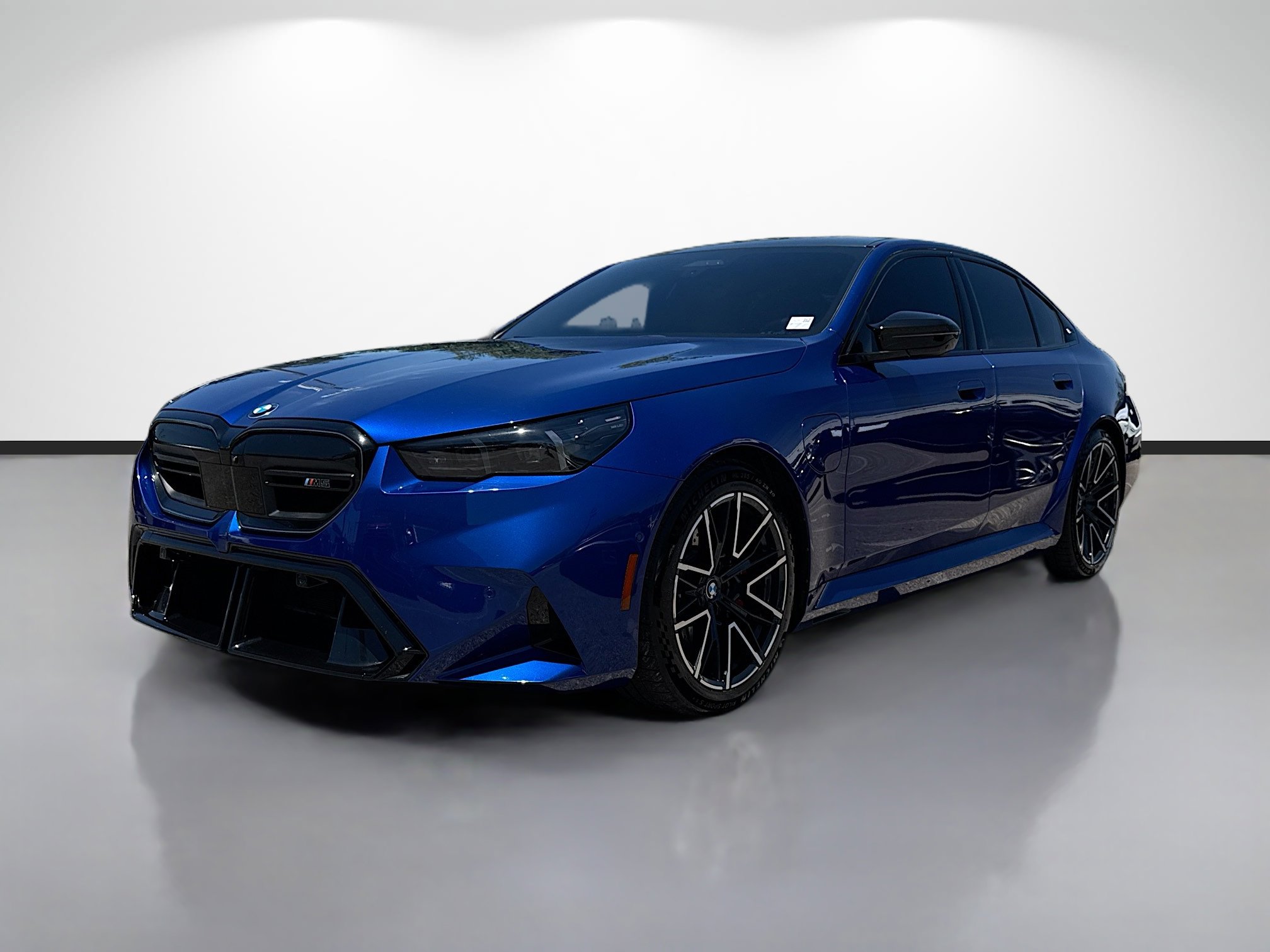 Used 2025 BMW M5 w/ Executive Package image 7