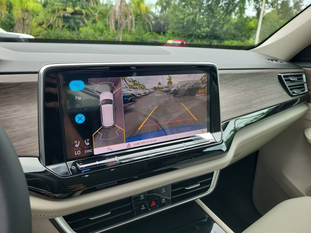 New 2026 Volkswagen Atlas SEL Premium R-Line image 24