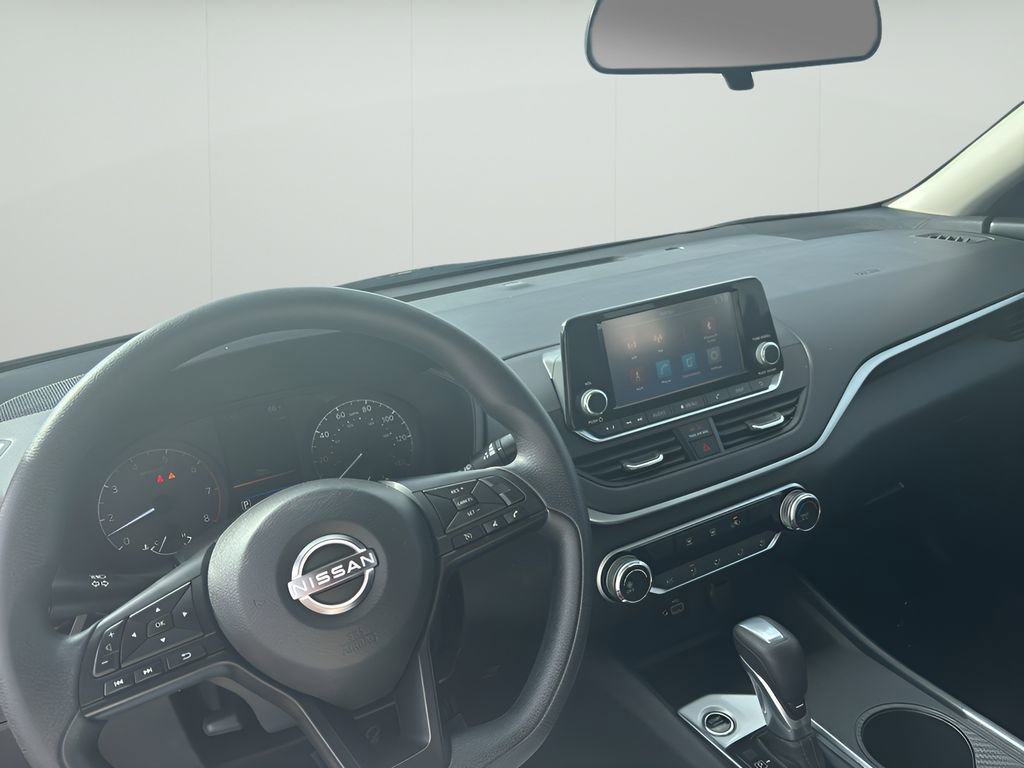 Used 2024 Nissan Altima 2.5 S image 17