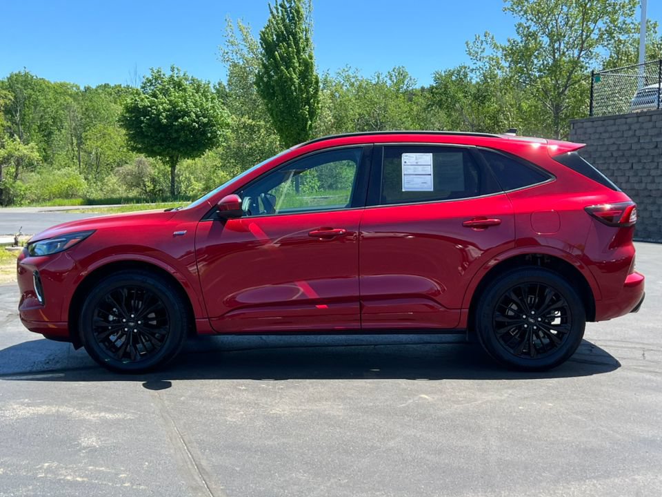 Certified 2023 Ford Escape ST-Line Elite AWD/4WD image 35