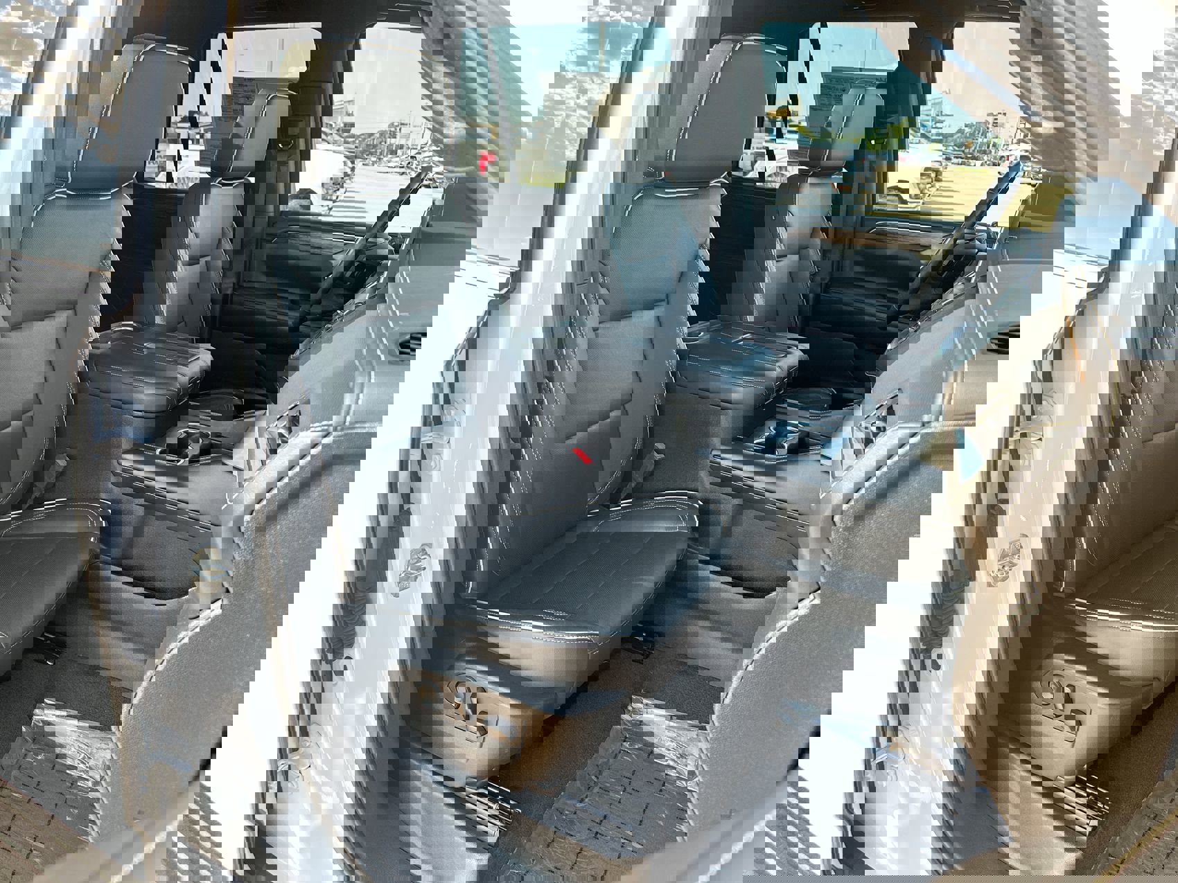 Used 2021 Chevrolet Tahoe Premier w/ Premium Package image 26