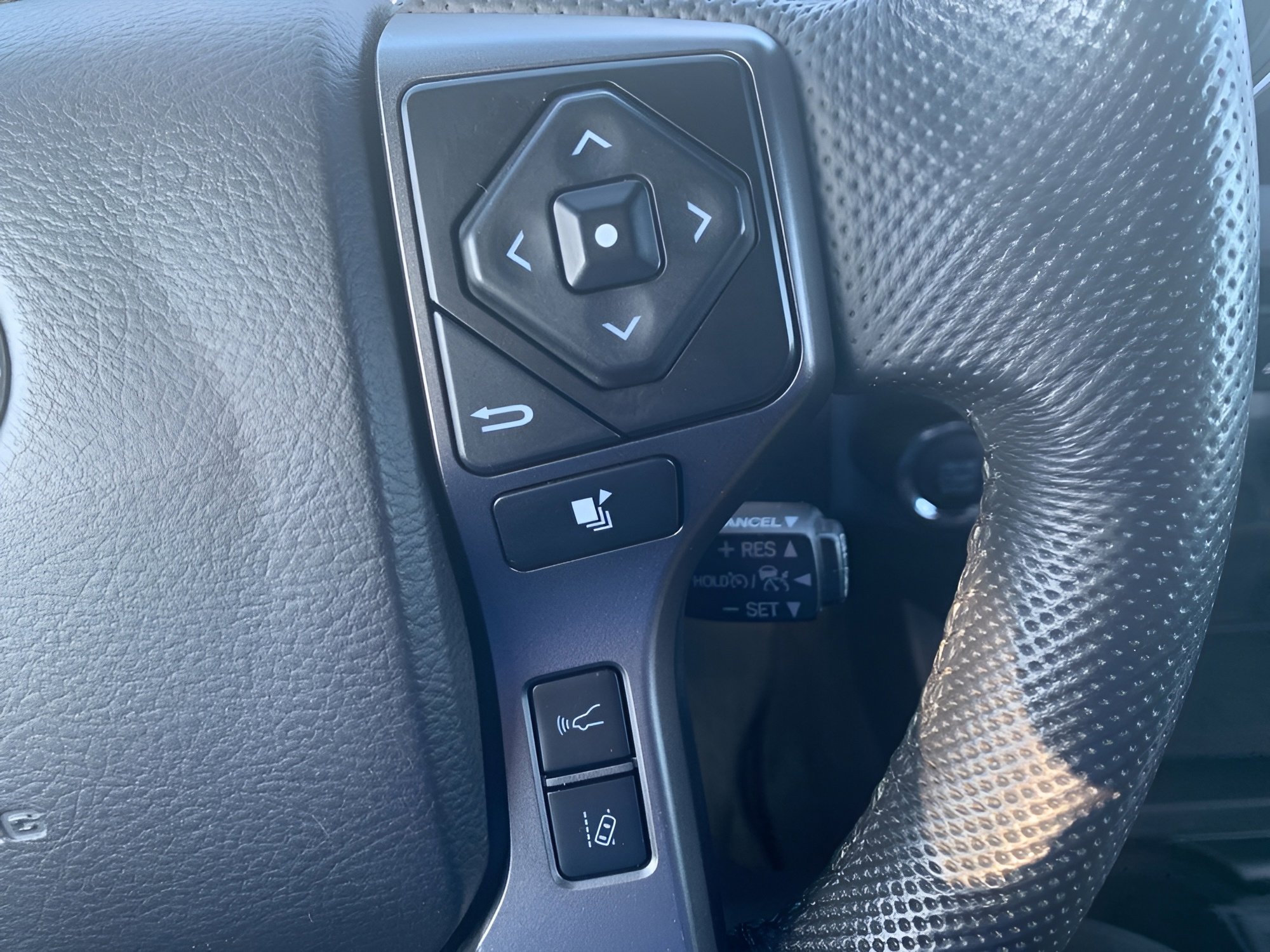 Used 2021 Toyota Tacoma TRD Sport AWD/4WD image 13