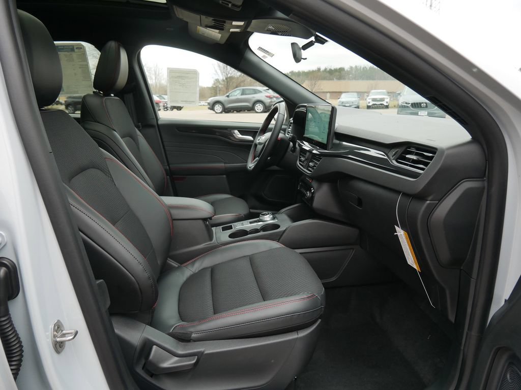 New 2026 Ford Escape ST-Line w/ Tech Pack #1 AWD/4WD image 13