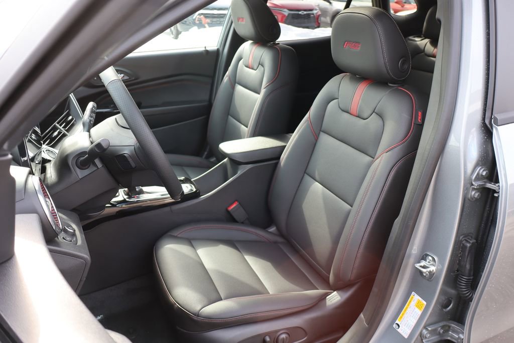 New 2026 Chevrolet Trax RS w/ Sunroof Package FWD image 11