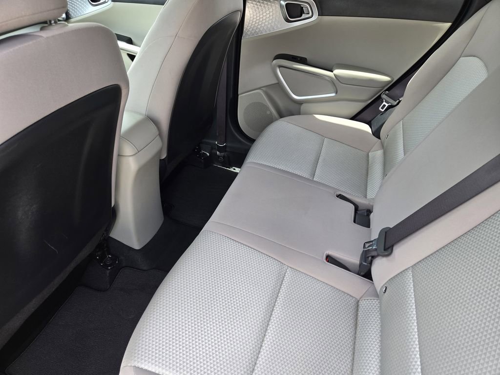 Certified 2025 Kia Soul LX w/ LX Technology Package FWD image 29