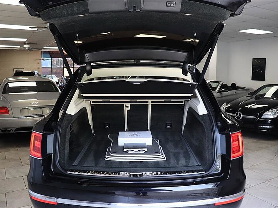 Used 2019 Bentley Bentayga AWD/4WD image 61