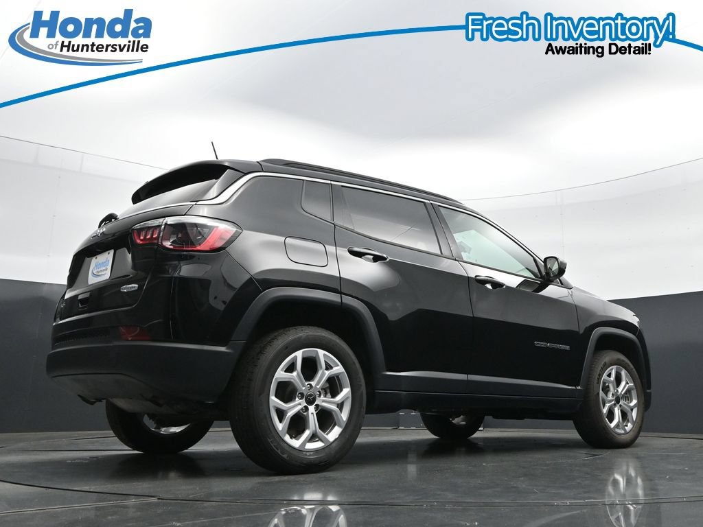 Used 2025 Jeep Compass Latitude AWD/4WD image 35