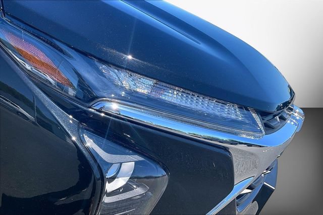 Used 2024 Chevrolet Trax LS FWD image 28