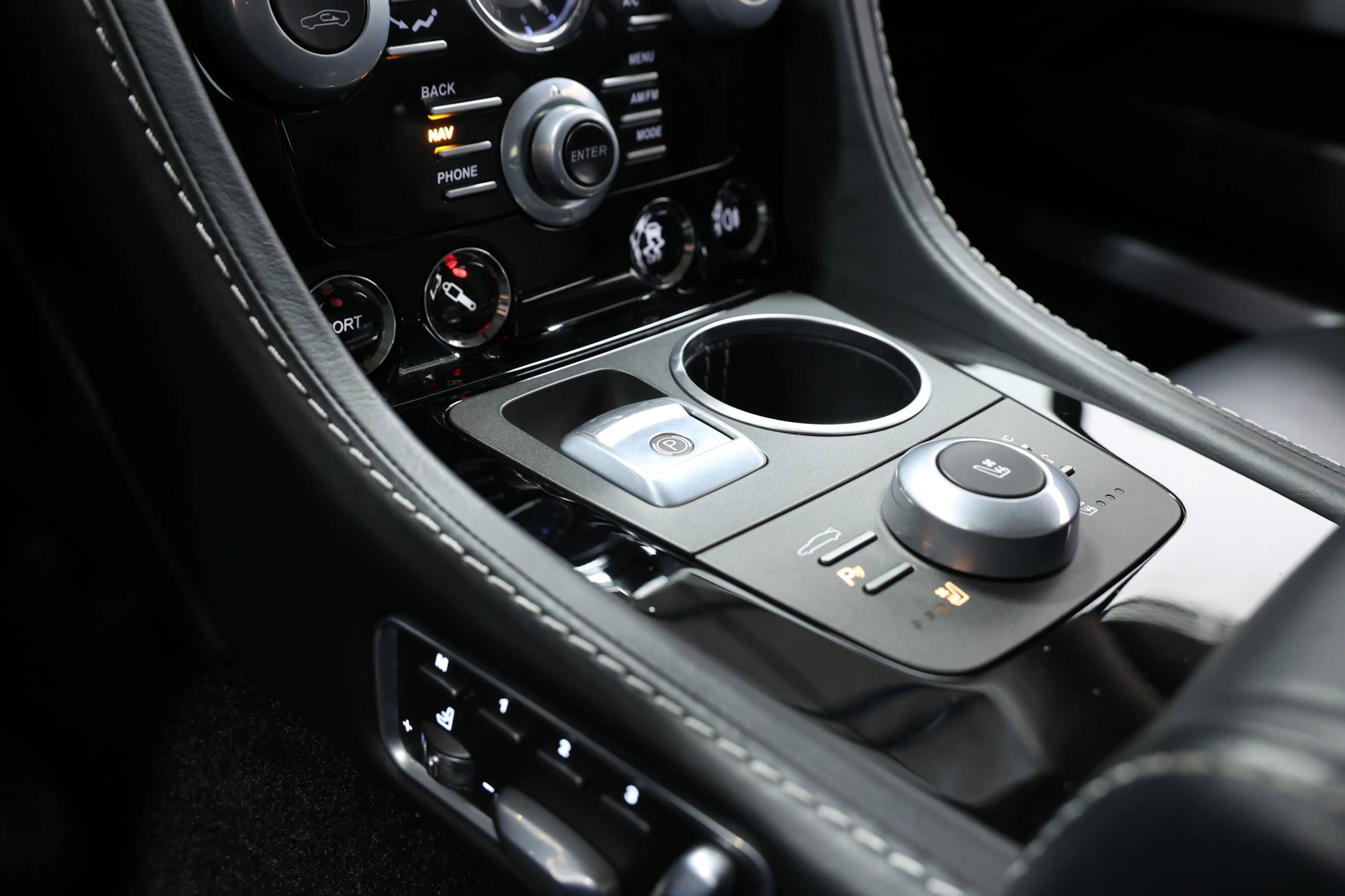 Used 2015 Aston Martin Rapide S image 34