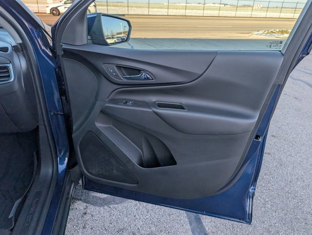 Used 2023 Chevrolet Equinox LT image 5