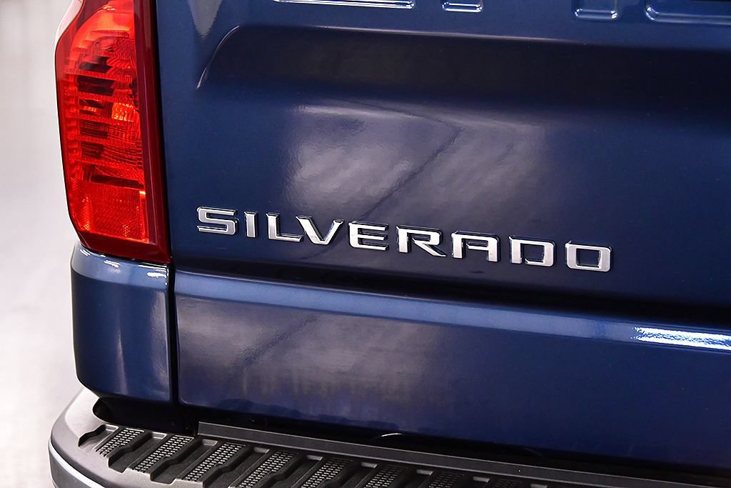 Used 2023 Chevrolet Silverado 1500 LT AWD/4WD image 11