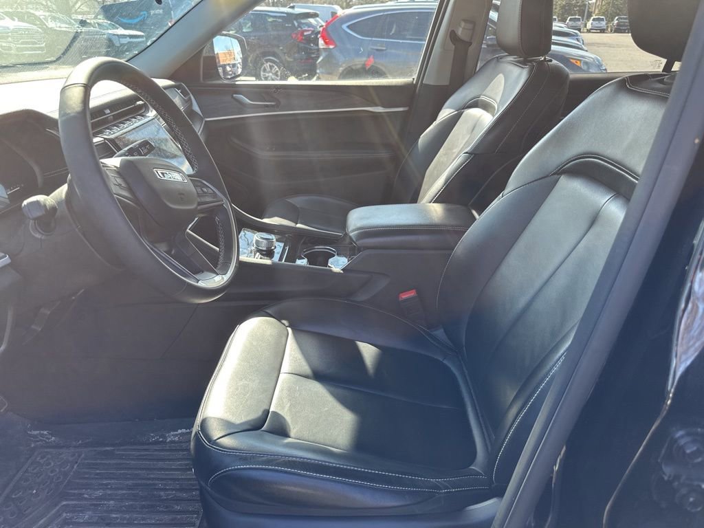 Used 2023 Jeep Grand Cherokee L Limited image 10