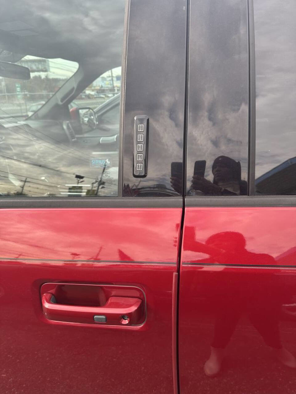 Used 2017 Ford F150 Lariat image 5