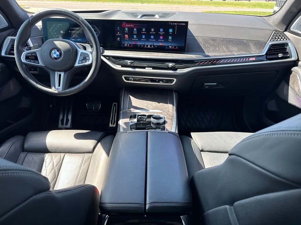 Used 2025 BMW X7 M60i AWD/4WD image 18