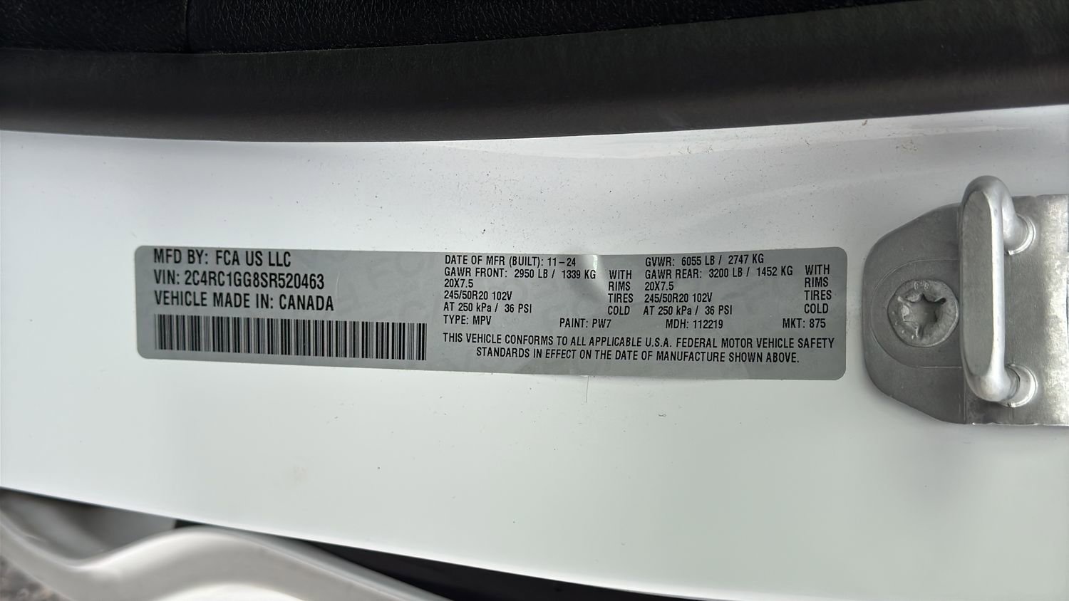 Used 2025 Chrysler Pacifica Limited image 11