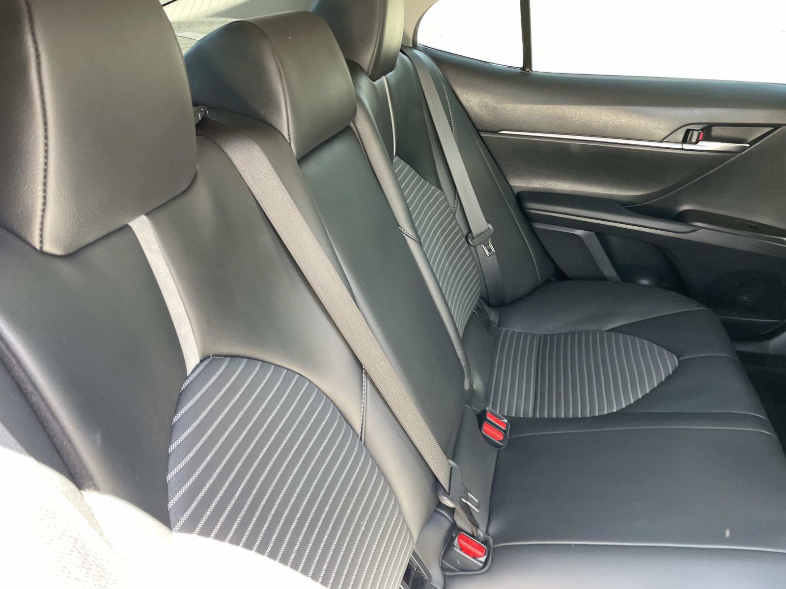 Used 2021 Toyota Camry SE FWD image 18