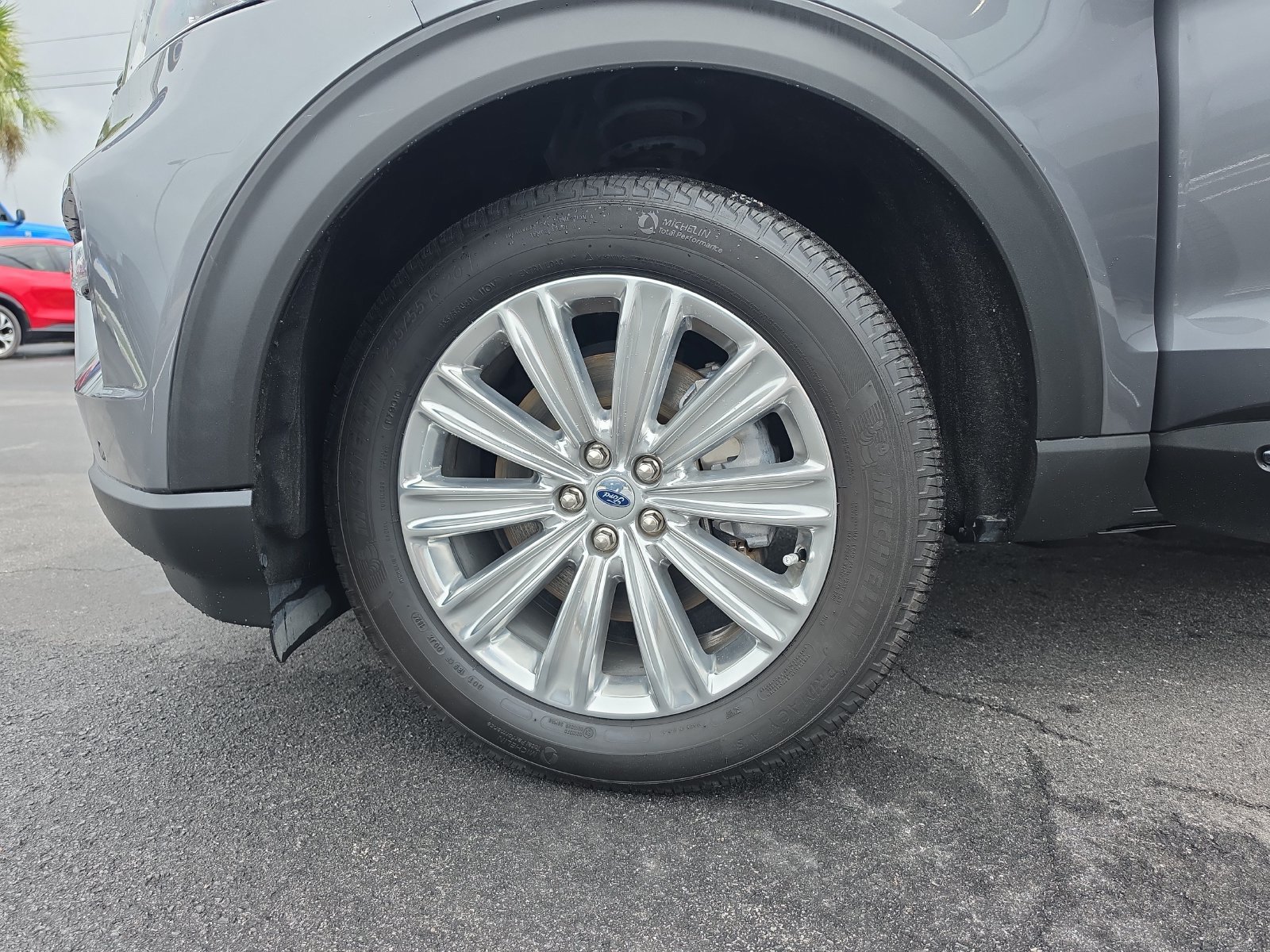 Certified 2021 Ford Explorer Limited w/ Hybrid Equipment Group 310A AWD/4WD image 31