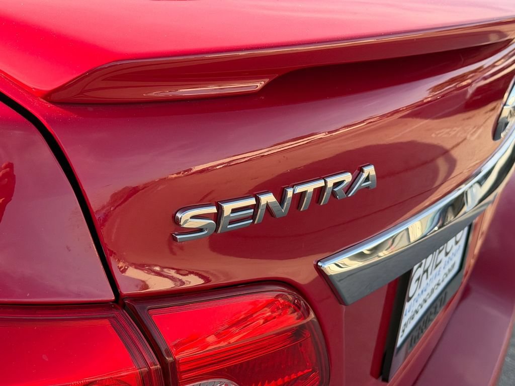 Used 2019 Nissan Sentra SR FWD image 14