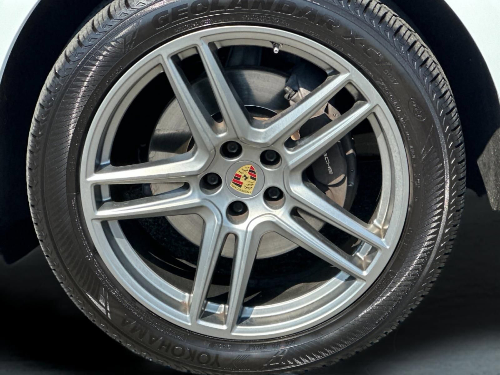 Used 2019 Porsche Macan AWD/4WD image 25