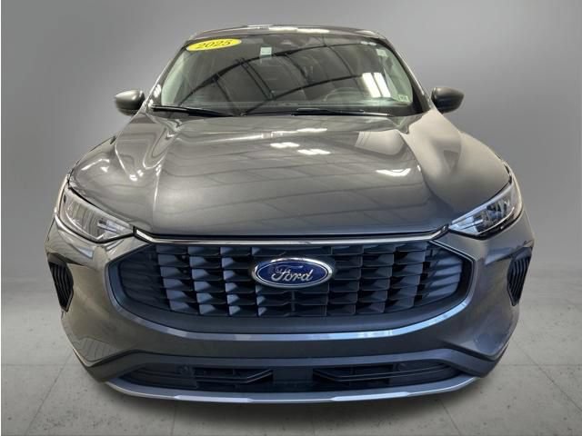 Used 2025 Ford Escape Active AWD/4WD image 9