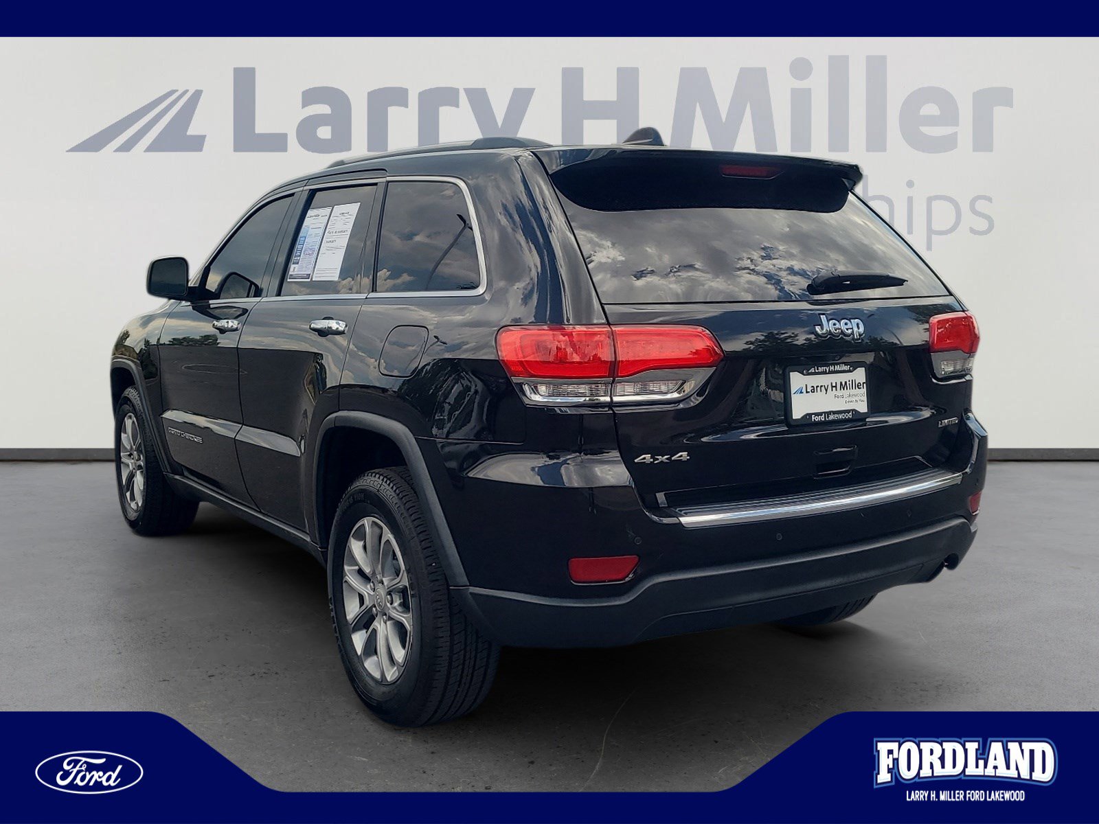 Used 2015 Jeep Grand Cherokee Limited w/ Luxury Group II AWD/4WD image 3
