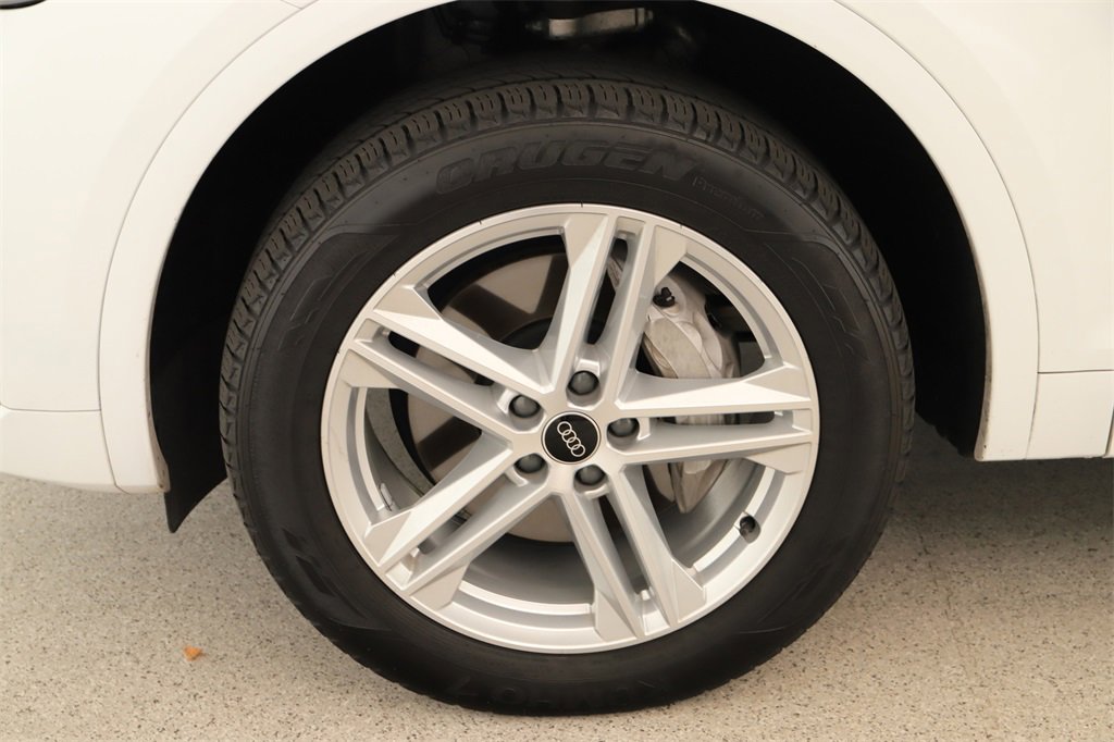 Used 2024 Audi Q5 e Premium w/ Convenience Package image 32